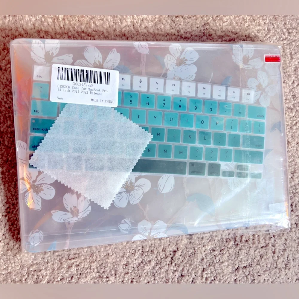 NWT: MacBook Air 14-Inch Laptop Cover & Keyboard Cover, White Flowers, Unopened